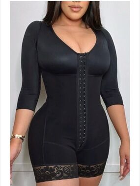 The Uplady full Body Faja/ curvy fit shaper Colombian high-compression garment.